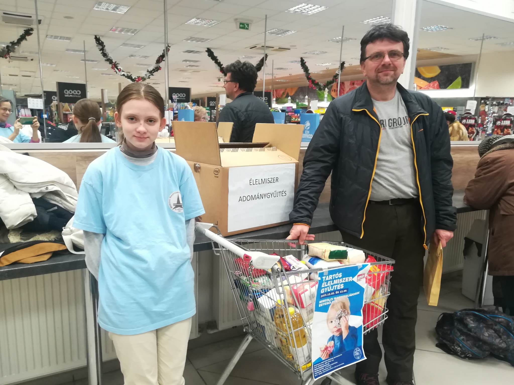 Karácsonyi élelmiszerosztás